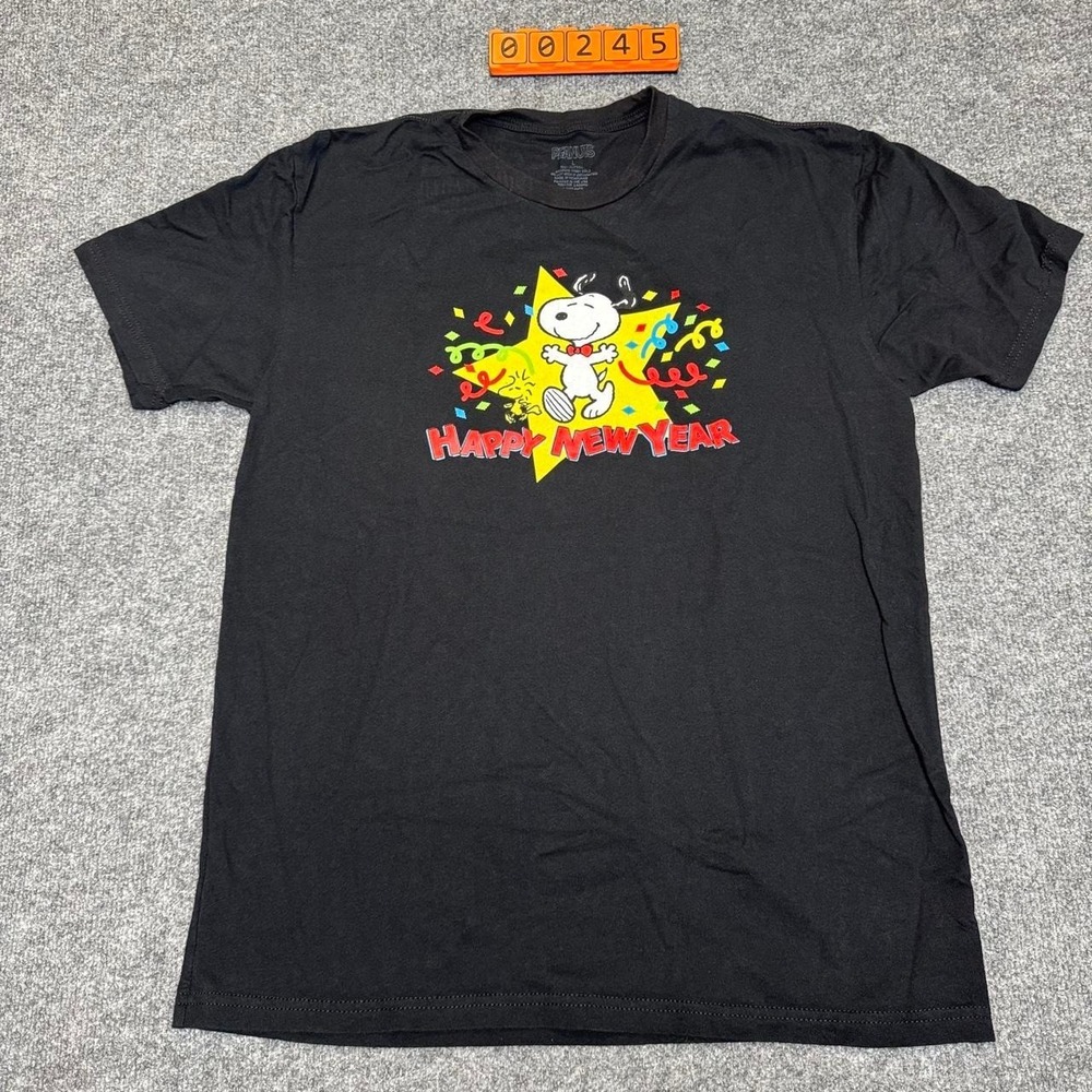 Peanuts Snoopy Happy New Year Cotton T-Shirt with Snoopy graphic, size L.